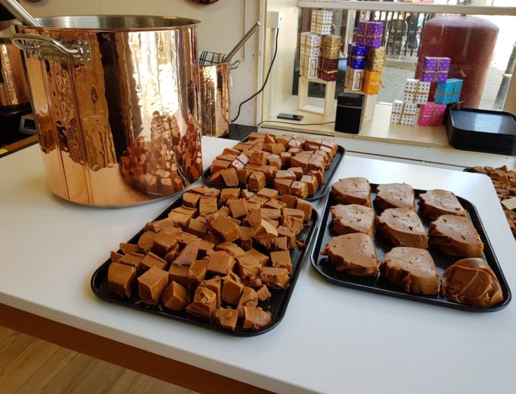 Roly's Fudge Looe