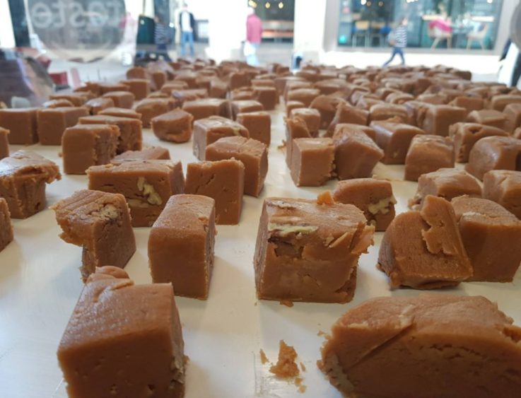 vegan-fudge-being-made